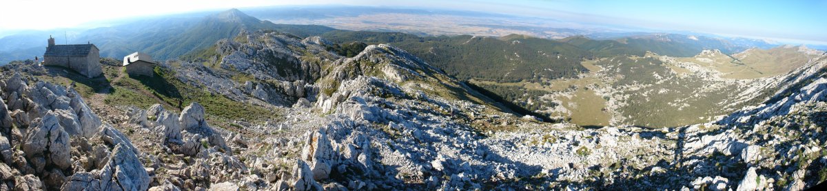 Tontorretik hegoaldera begira ikusten den panoramika