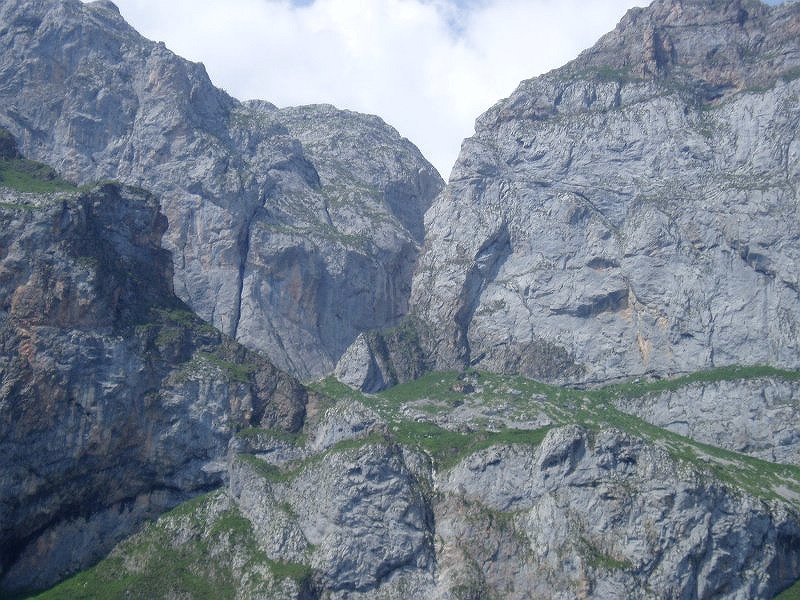 La Jenduda kanalaren sarrera Fuente Détik ikusita