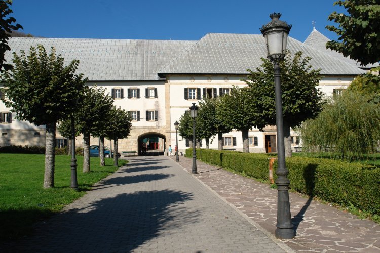 Orreagako kolegiatarako sarbidea