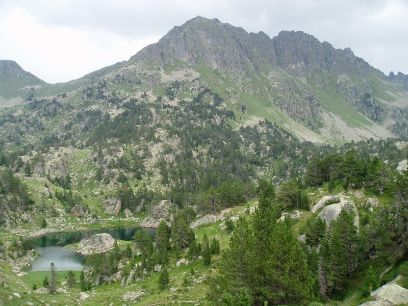 Mendebaldetik ikusita