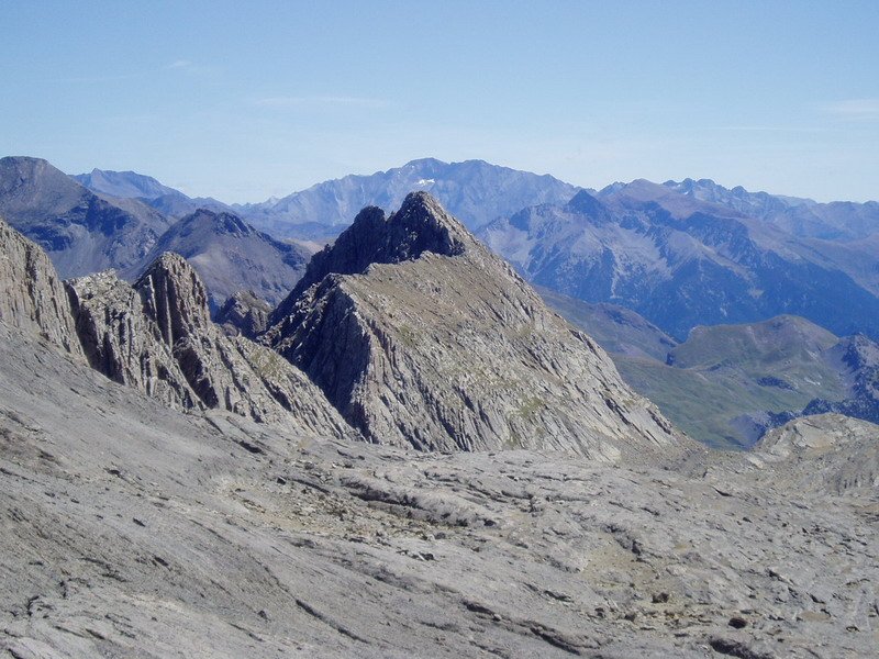 Mendebaldetik ikusita