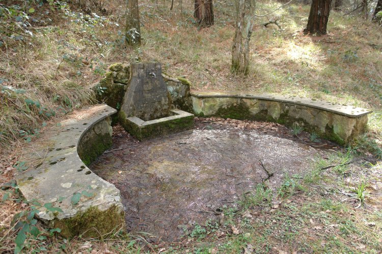 Iturria bide bazterrean