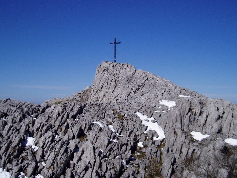 Kurutzebarriko tontorra hegoaldetik ikusita