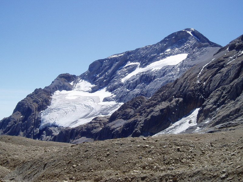 Ipar-mendebaldetik ikusita