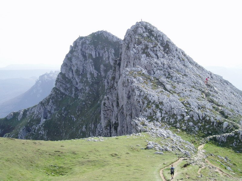 Ipar-mendebaldetik ikusita