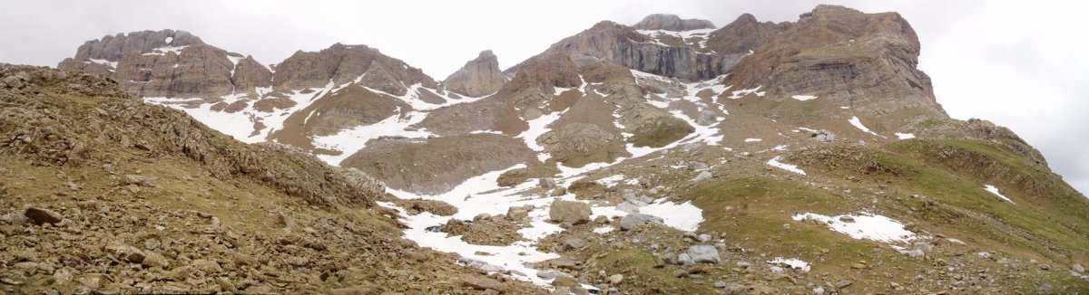 El Fraile eta Collarada Ip aintziraren ertzetik ikusita