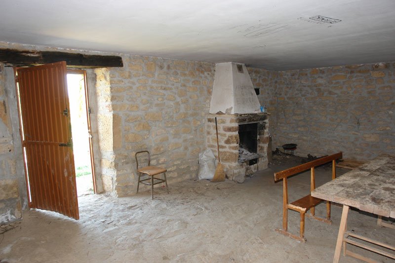 Aterpearen barruko aldea