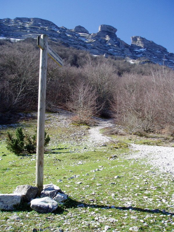 Uharte-Arakiletik igotzen den bidea