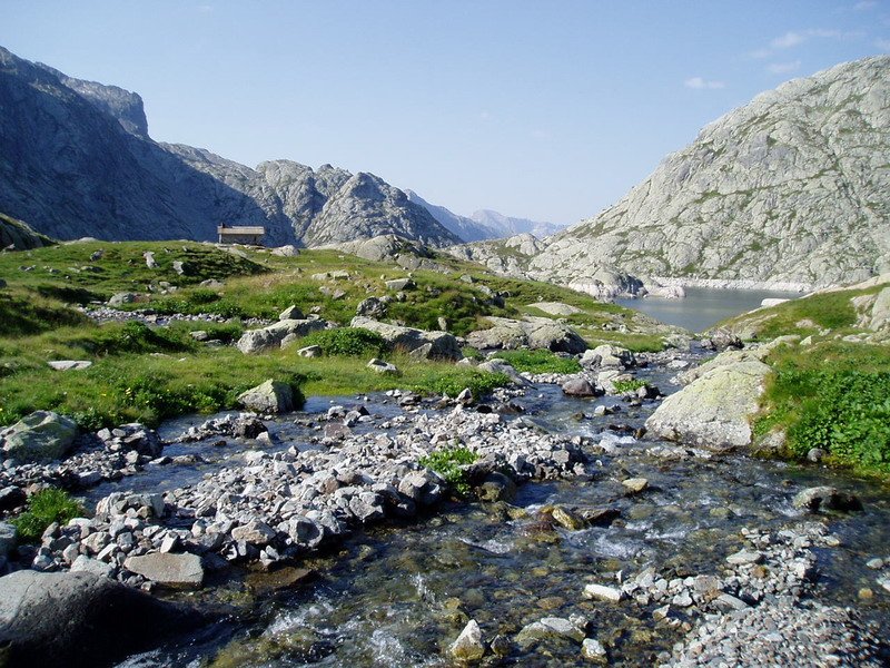 Barranco de la Canal erreka, Bachimañako goiko urtegia eta aterpea