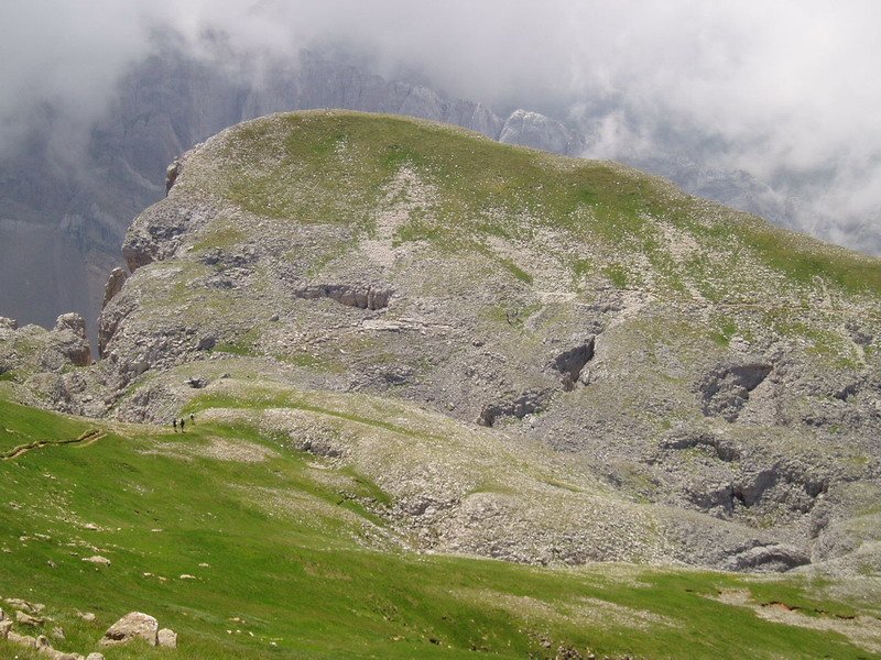 Hegoaldeko tontorra tontor nagusitik ikusita
