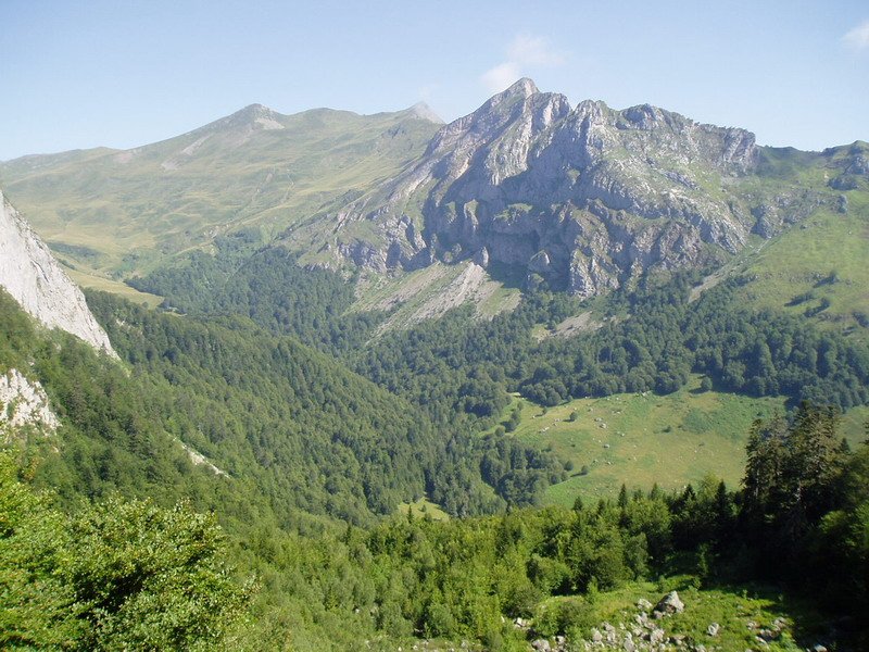Pic Montaut, Mardas eta Table de Ponce Isabeko aintzirara igotzen den bidetik ikusita