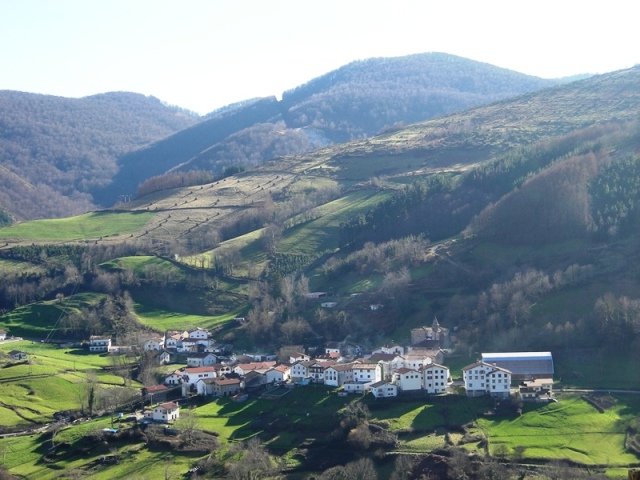 Ezkurra,   Iruñarritik