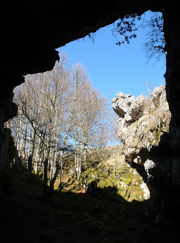 Leize bat, tontorraren ekialdeko karst kaotikoan