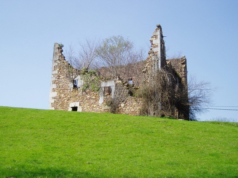 Etxe baten hondakinak Urdazubin