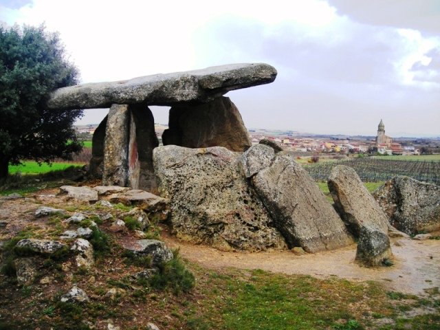Sorginaren Txabolako trikuharria, Billarren.
