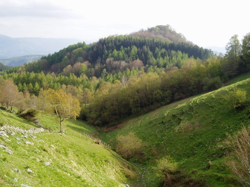 Mendikute ipar-ekialdetik ikusita