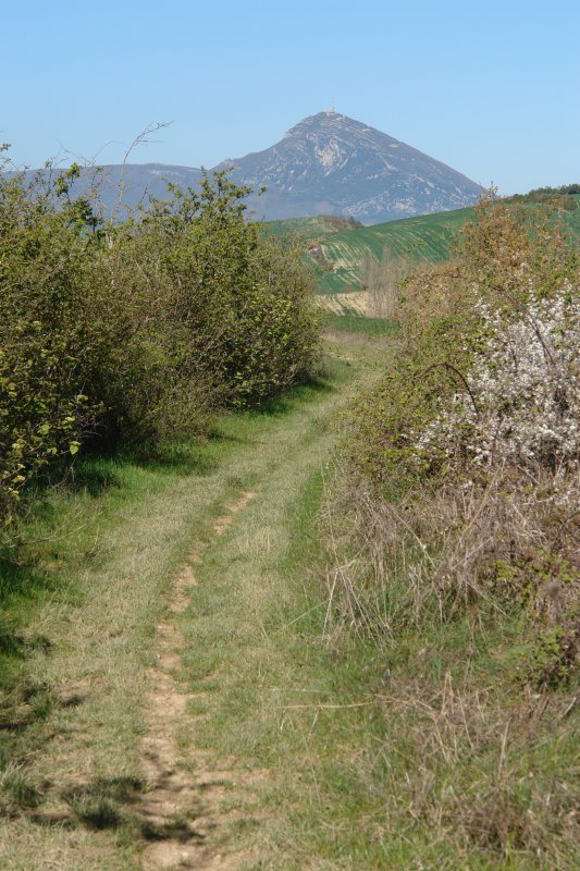 Santio Bidea, Izko inguruetan