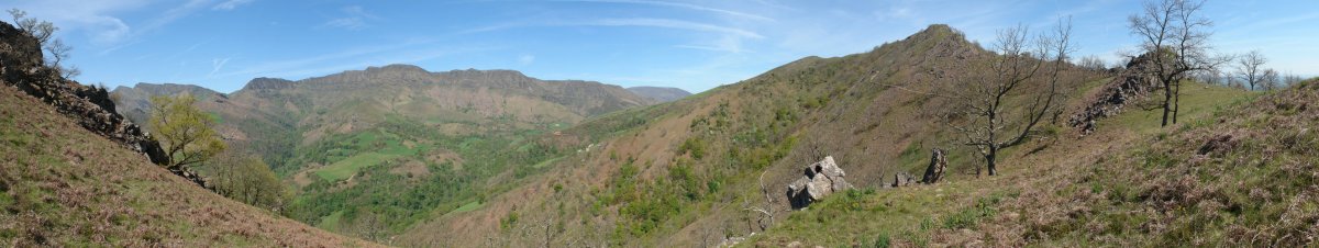 Larrango aldetik ikusita, Iparla eta Larlako hegoaldeko bizkarra