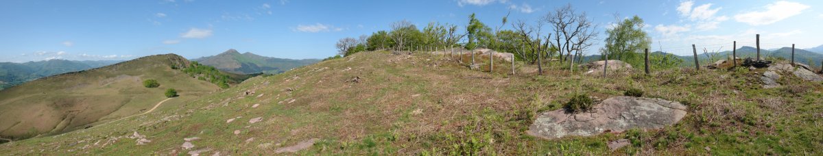 Meateko gaina, ezkerrean Oteitzoiana duela