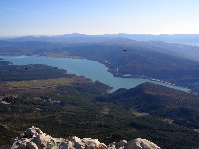 Yesako urtegia gailurratik ikusita