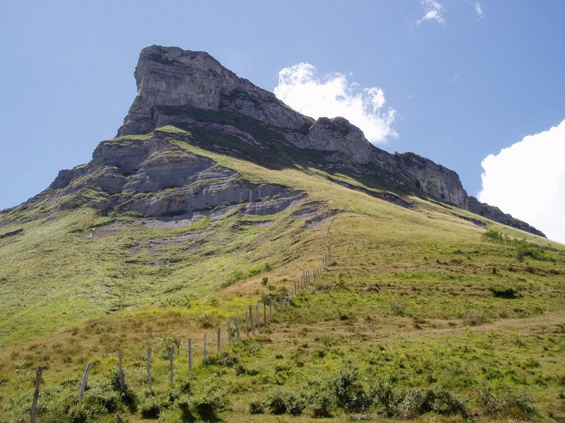 Ipar-ekialdetik, Menerdigara igotzen den bidearen hasieratik ikusita