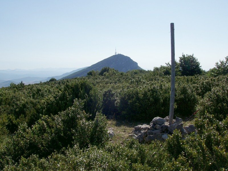 Txanburuko gailurra eta Elomendi