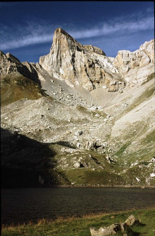 Hiru erregeen mahaia Lhurs aintziratik