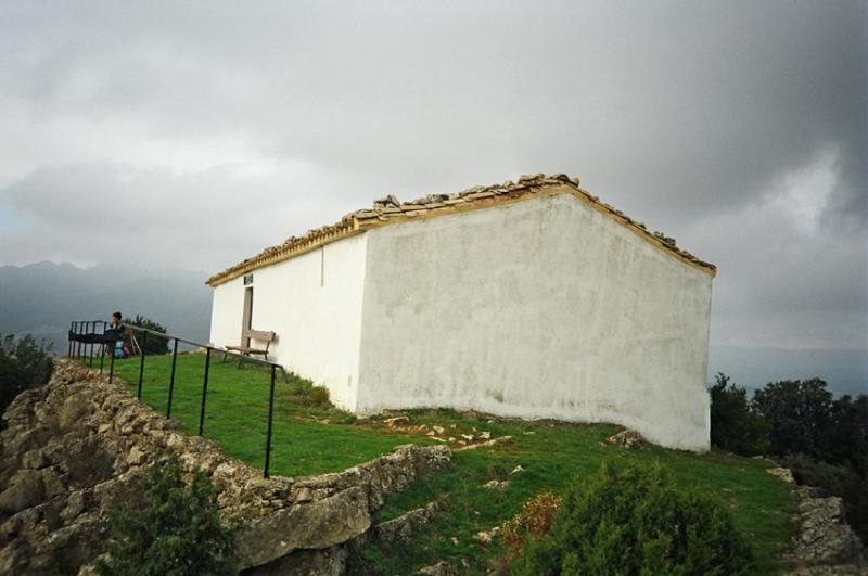 Santa Kolomako baseliza, Mendazan