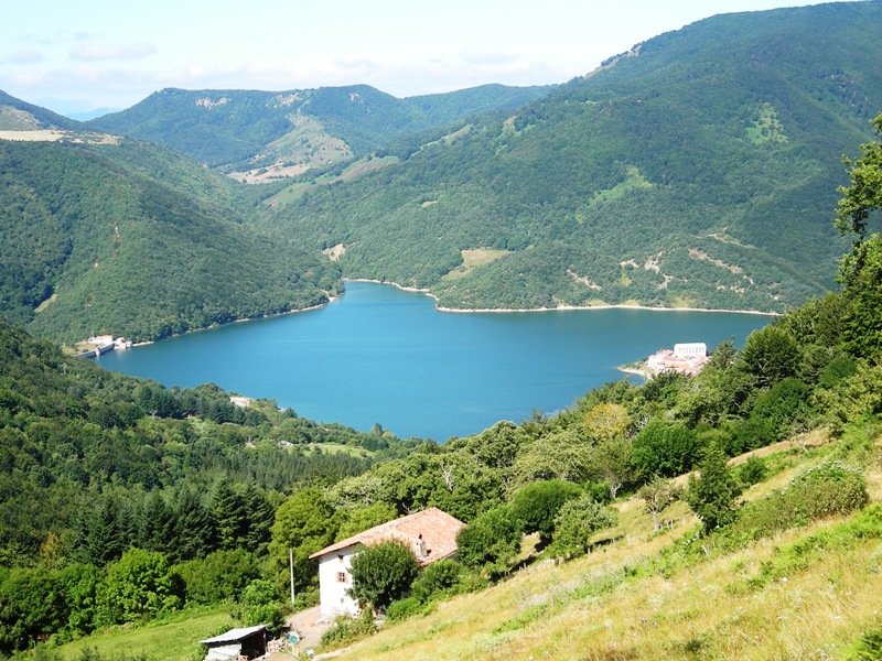 Eugiko  urtegia  Gurutxagako lepora bidetik