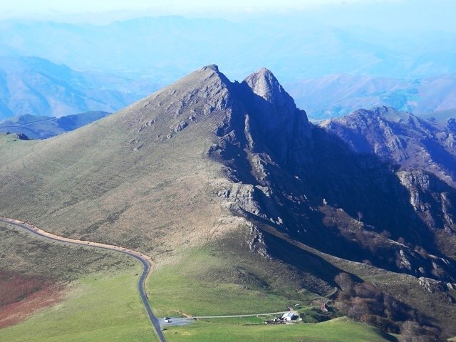 Iraututurre  Apatesarotik