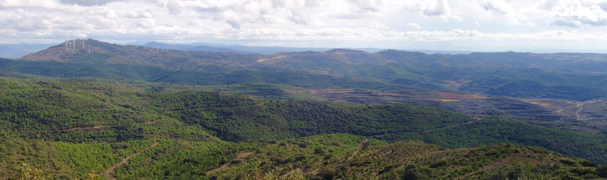 Txutxu, Uxueko mendilerroa eta Uxue herria Gerindatik