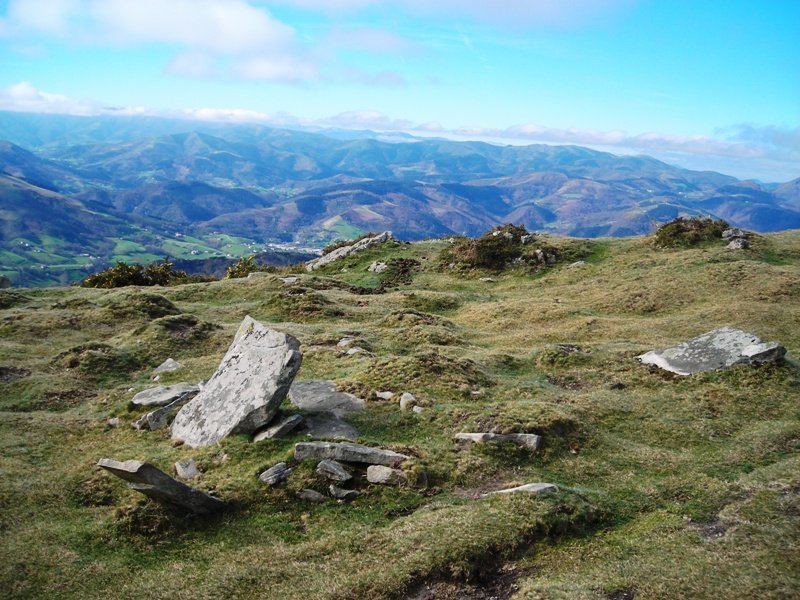 Meatzu mendebalde harrespila