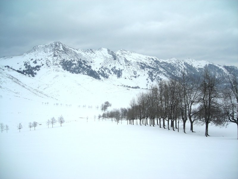Urbia eta  Aizkorri  mendikatea