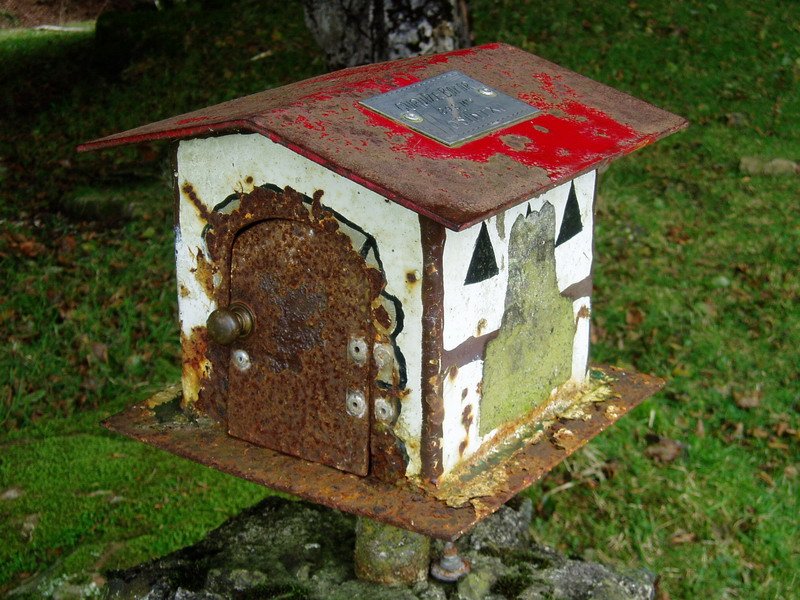 Kurutzebakarreko txartelontzia