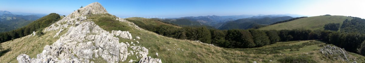 Ireber HEko bizkarretik eta Arnaizu eskubi aldean.