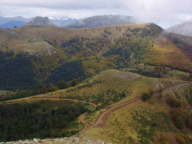 Paisaia Idoiako gailurretik iparralderantz. Kañadaxilo ikusgai.