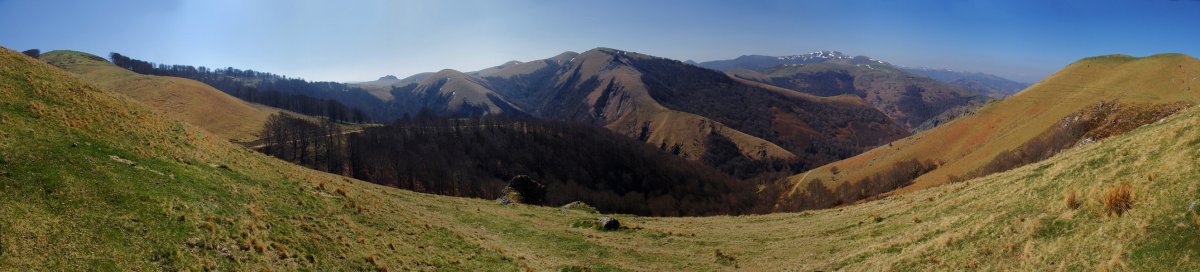 Sorogain inguruko mendiak eta Urtarai Burdinkurutxetako lepotik