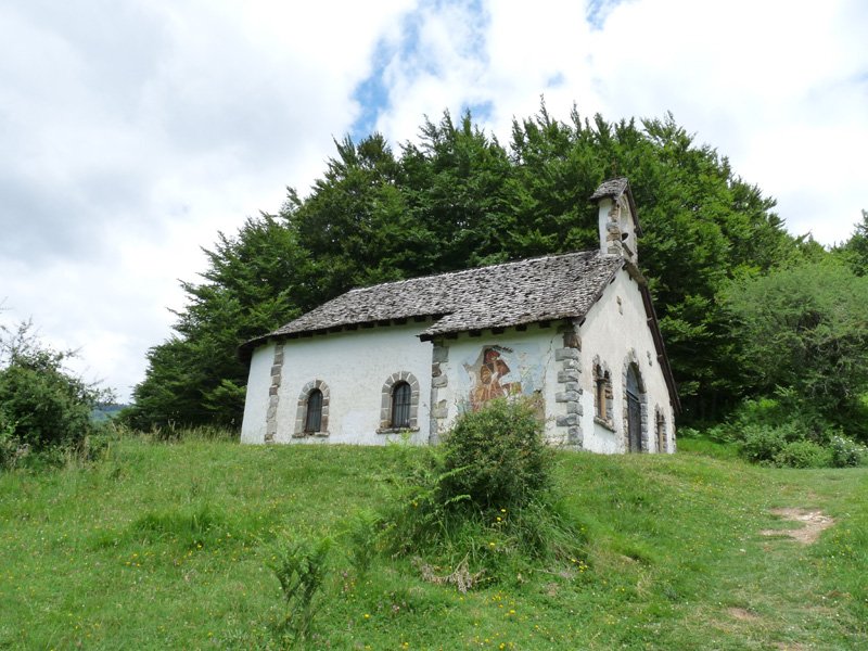 Elurretako Ama Birjinaren baseliza, Akerreriako hegietan