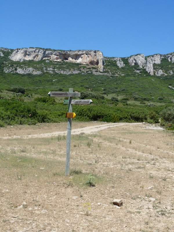 Bideak Irunberriko Arroileko ibilbidearekin bat egiten du