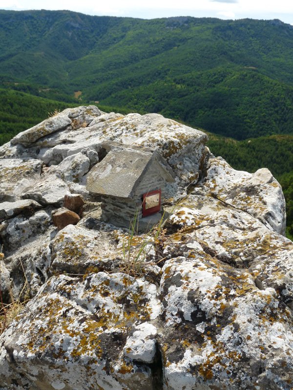 Irugain Haitzeko txartelontzi berria
