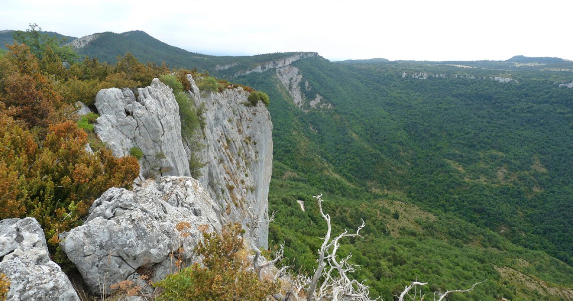 Errasako gailurra, ekialderantz