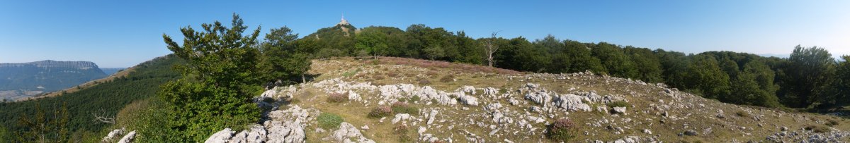 Ekialdeko bizkarretik ikusita