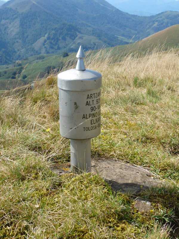 Artzamendiko txartelontzia