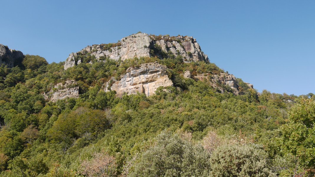 Castellarko burkailak, igoerako bidetik