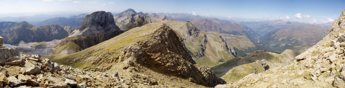 Tontorretik gertu ipar-mendebaldera ikuspegi zabala