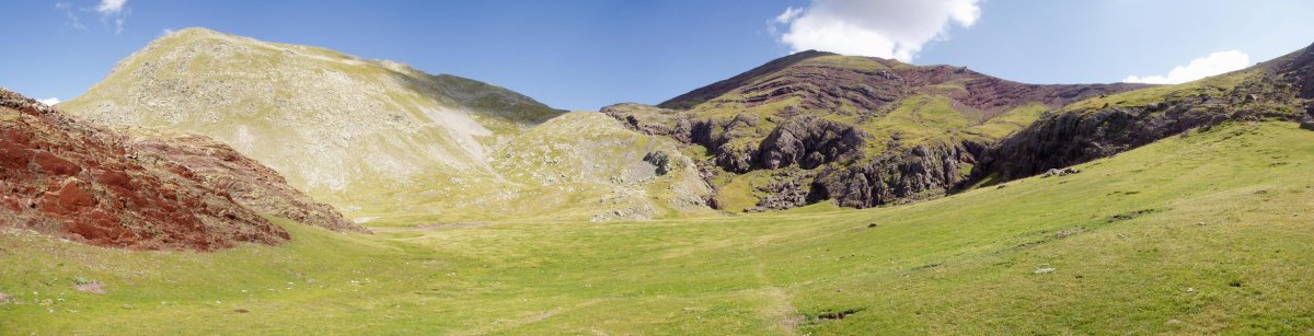 Ipar-mendebaldetik ikusita