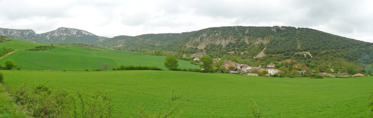 Biloria herria eta, ezkerraldean, Astenbelarra