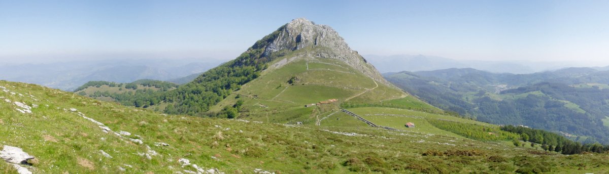 Ipar-mendebaldetik ikusita