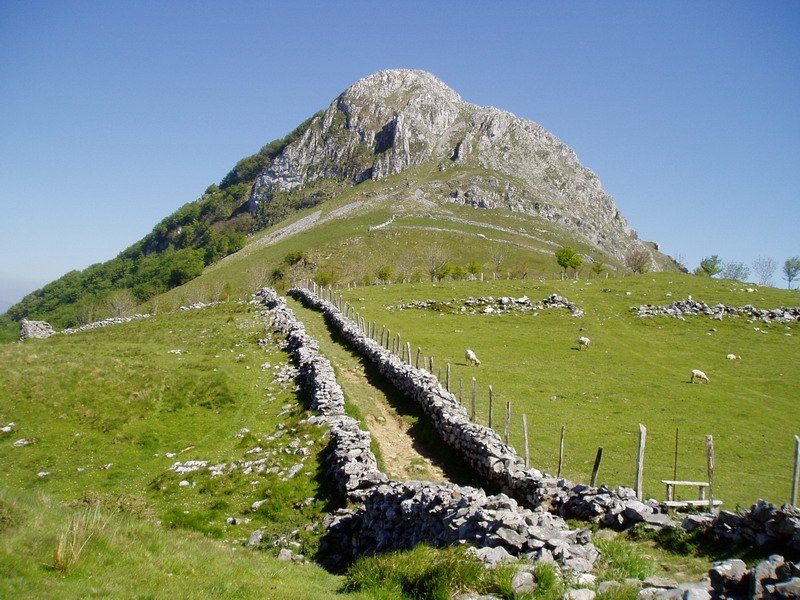 Hernio ipar-mendebaldetik ikusita