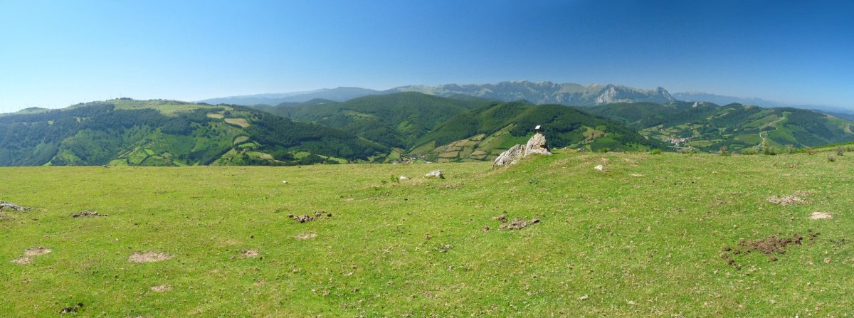 Panorama zabala Baztarlako gailurretik